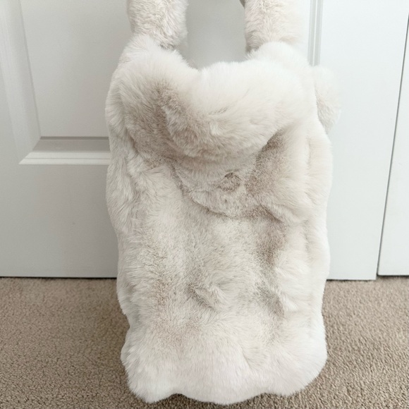 Duplicate Listing - White Faux Fur Bucket Tote Bag Purse - Winter Fashion - Picture 5 of 16